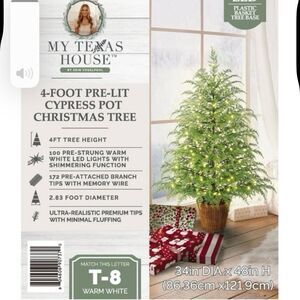 VIRAL My Texas House 4FT Pre-Lit Cypress Pot Artificial Christmas Tree